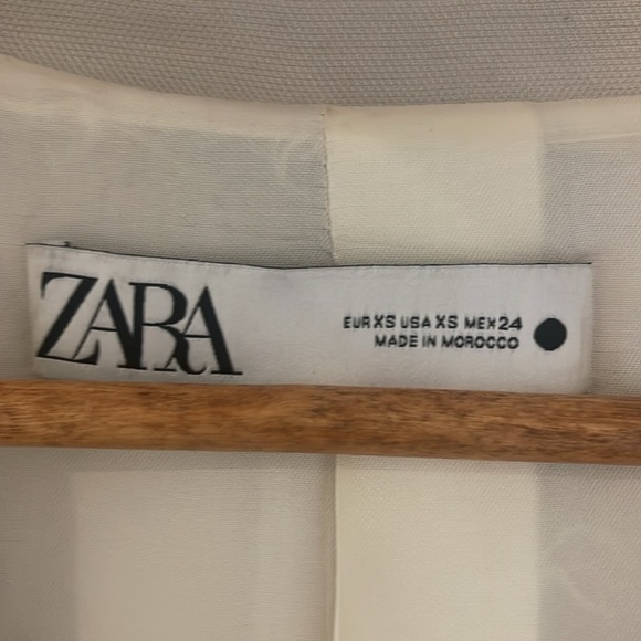 Zara beige blazer - Picture 2 of 3